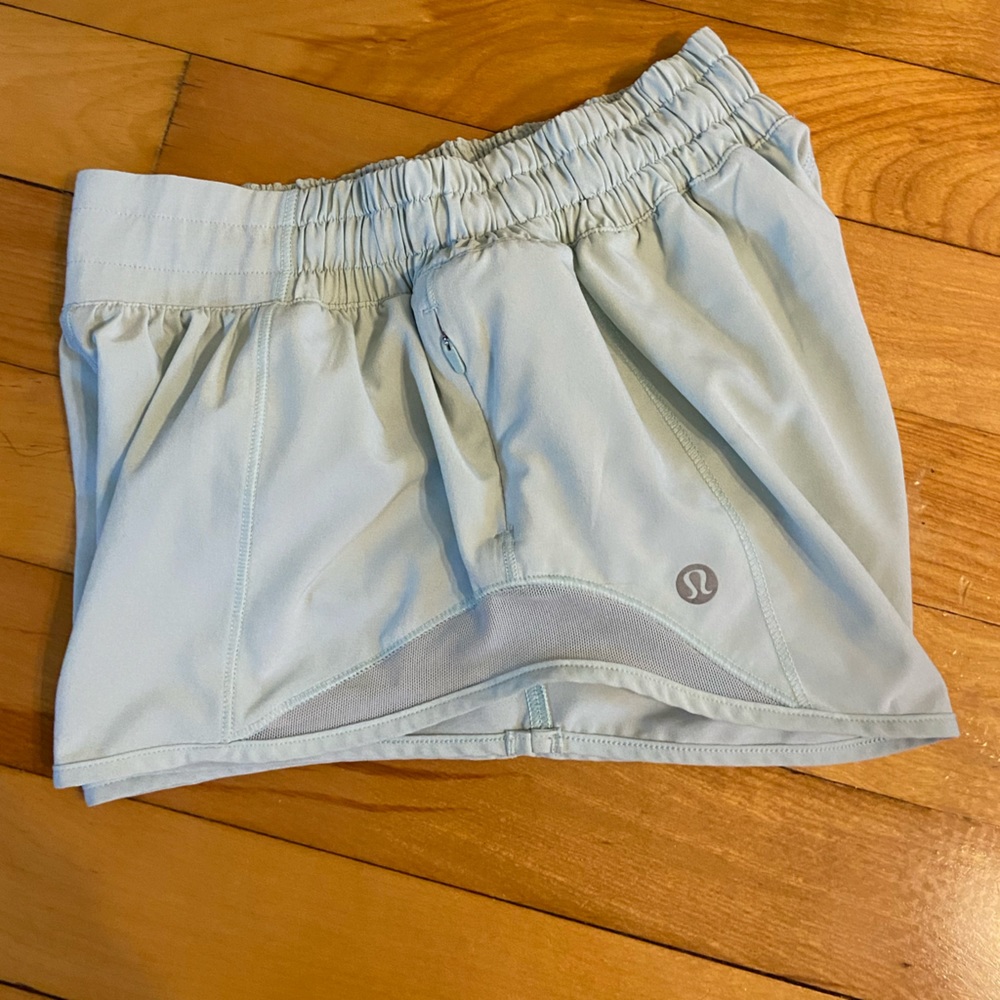 Lululemon hotty hot shorts 2.5” delicate mint